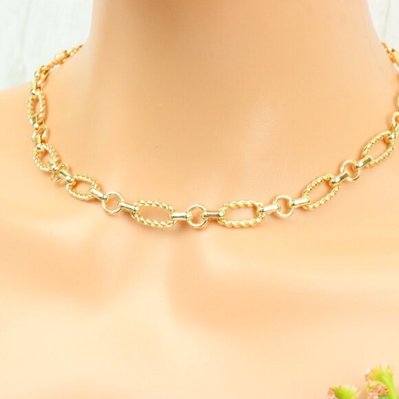 "Minimalist & Elegant Necklace Chain – Perfect for Women & Girls | UNVRC1588 - Picture 7 of 10